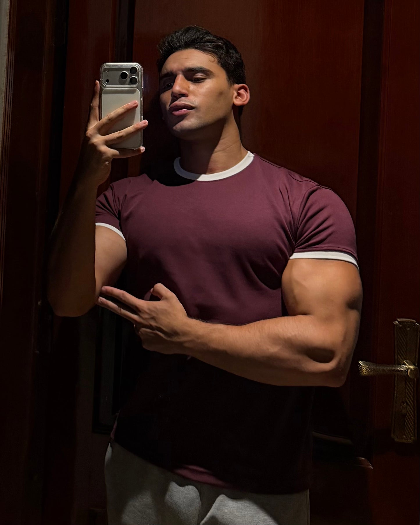 A FITTED RINGER TEE (BURGUNDY)
