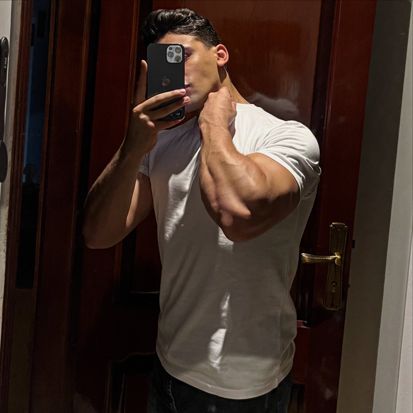 FITTED ROUND TEE (white)