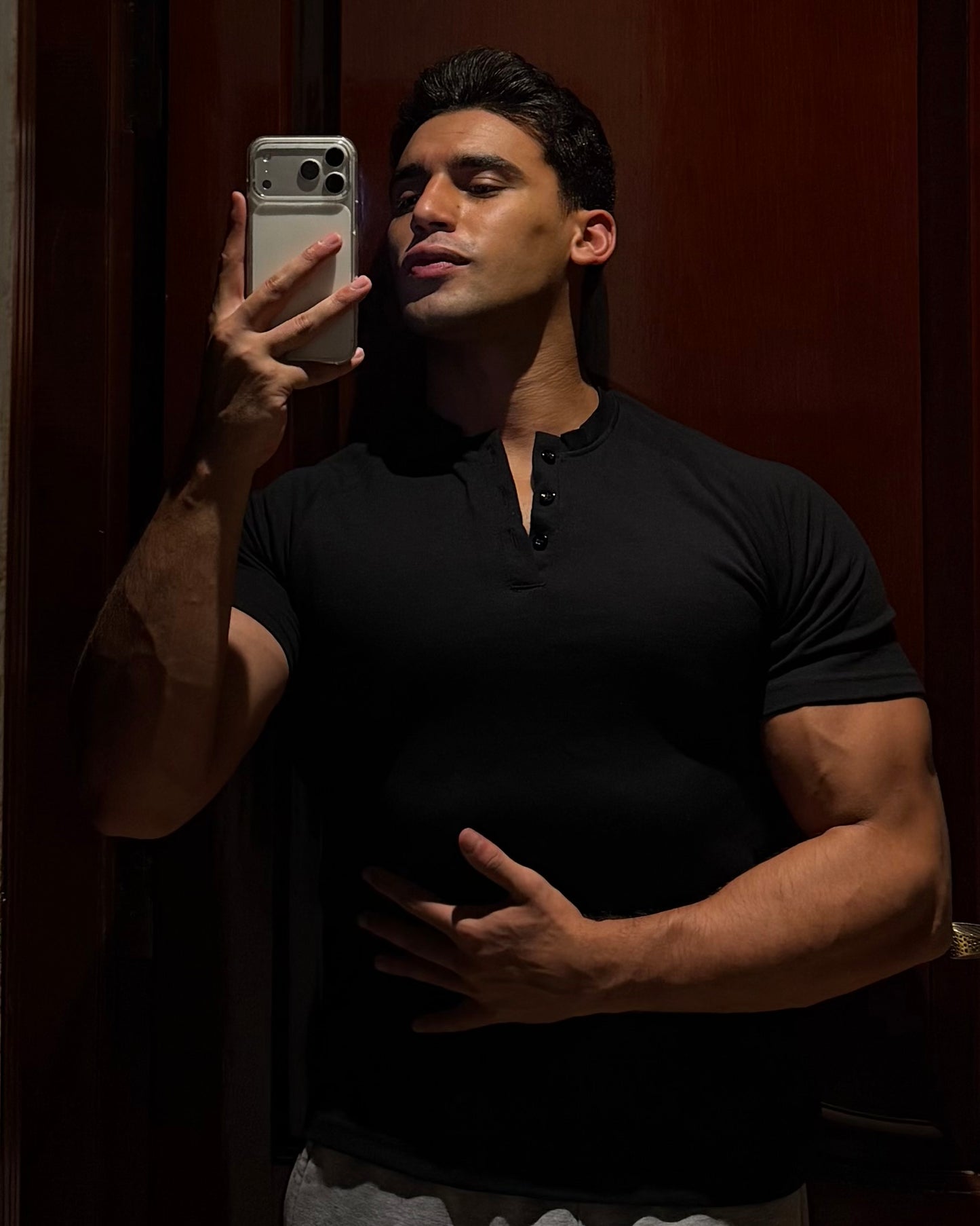 A CROPPED HENLY (BLACK)
