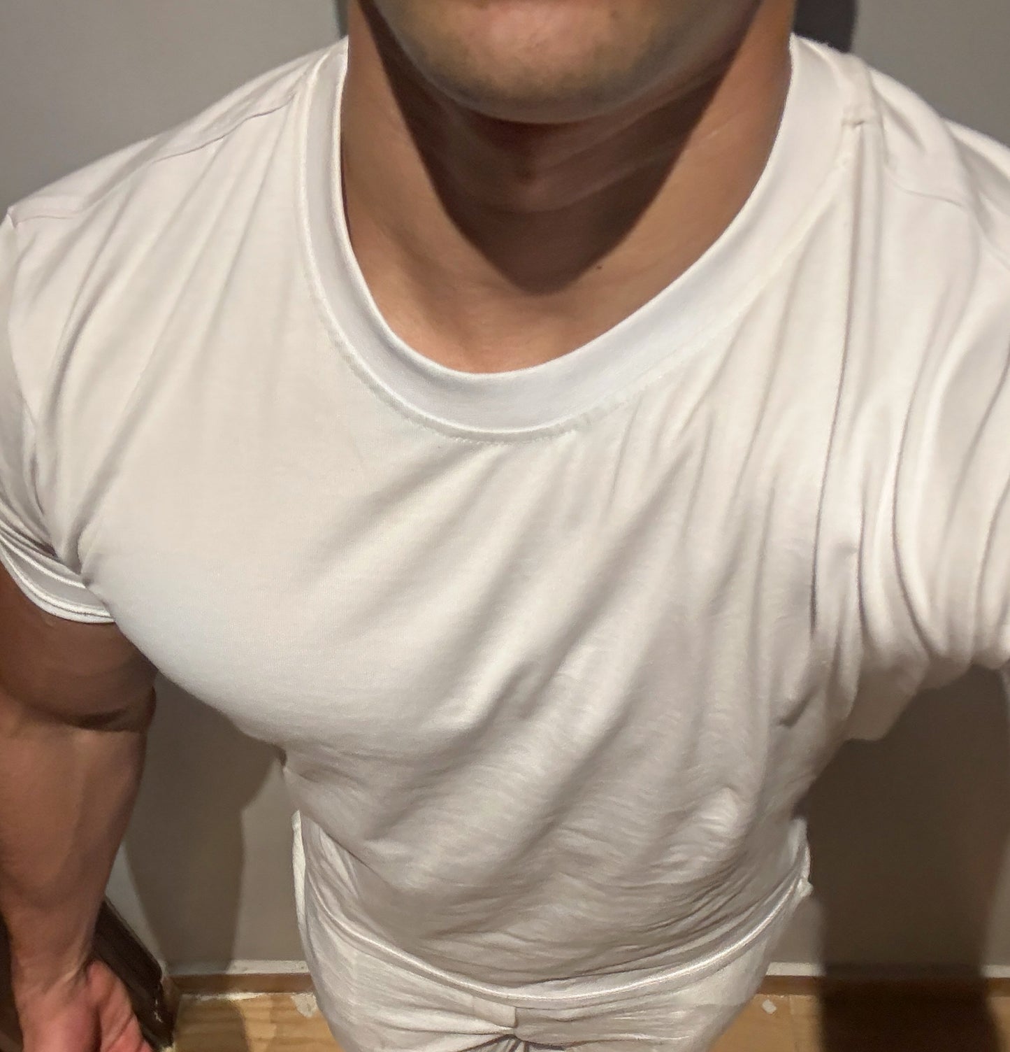 FITTED ROUND TEE (white)
