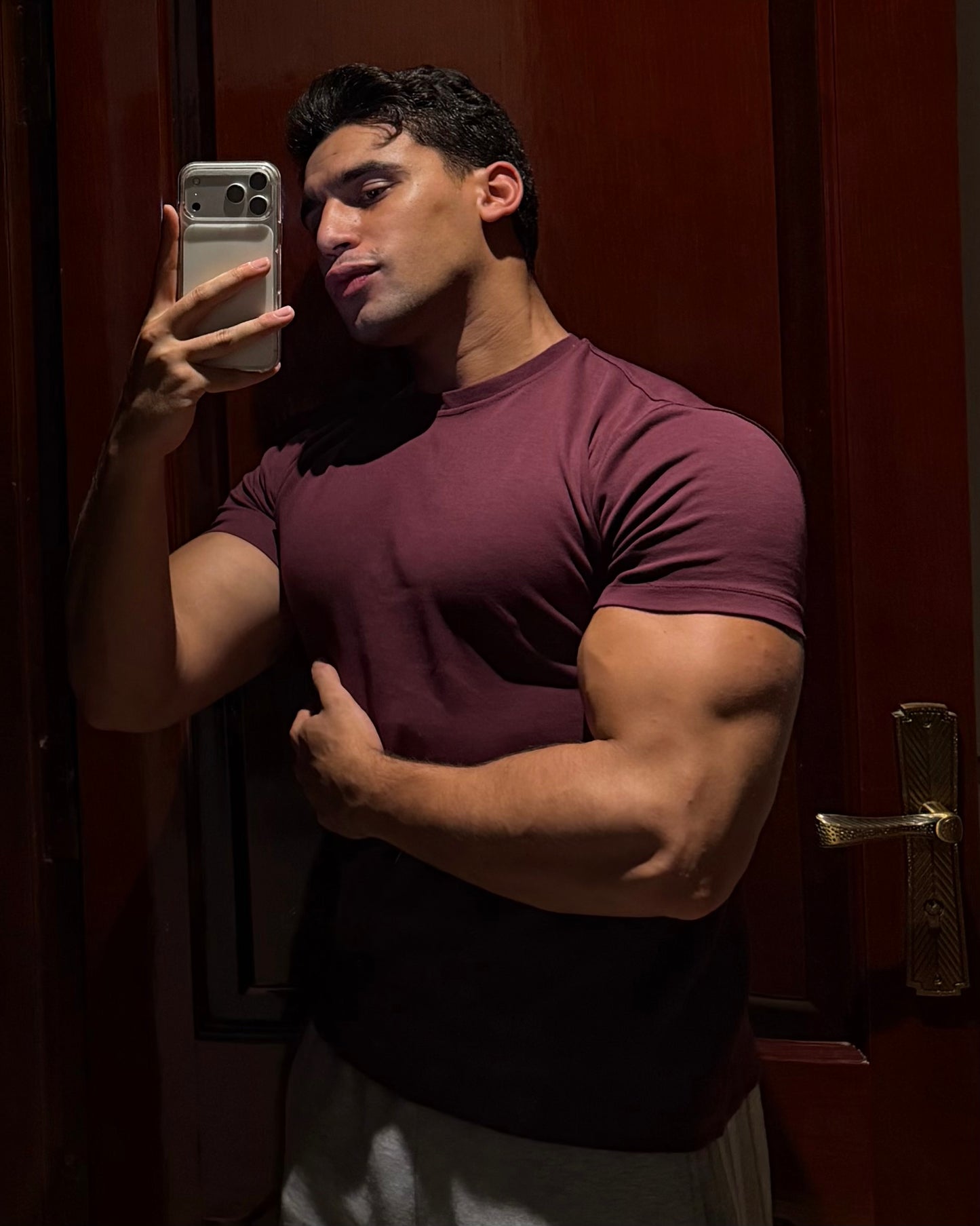 FITTED ROUND TEE (burgundy)