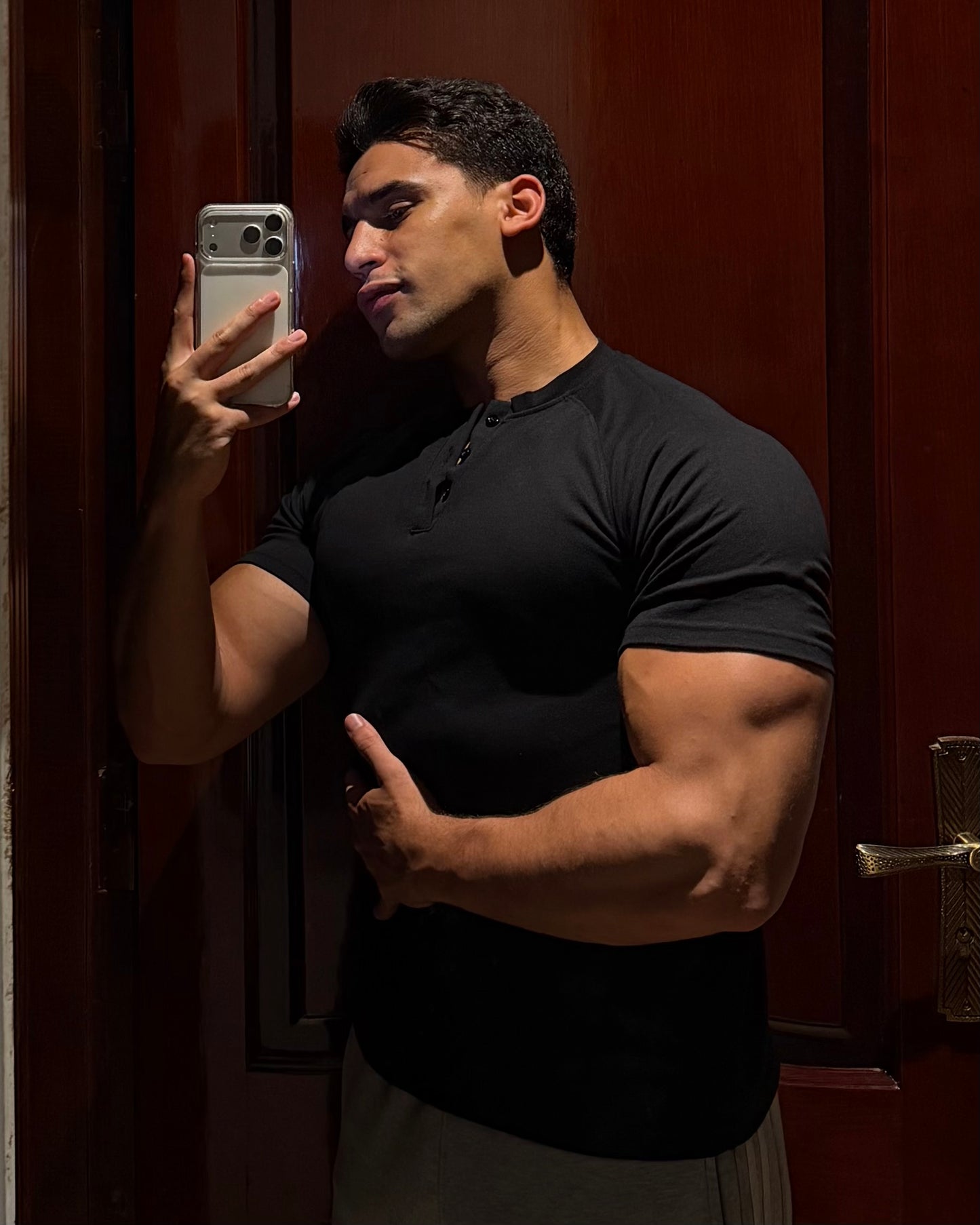 A CROPPED HENLY (BLACK)