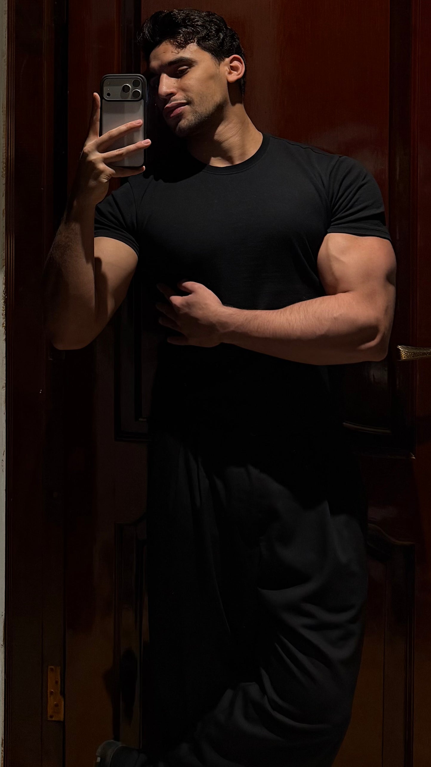 FITTED ROUND TEE (black)