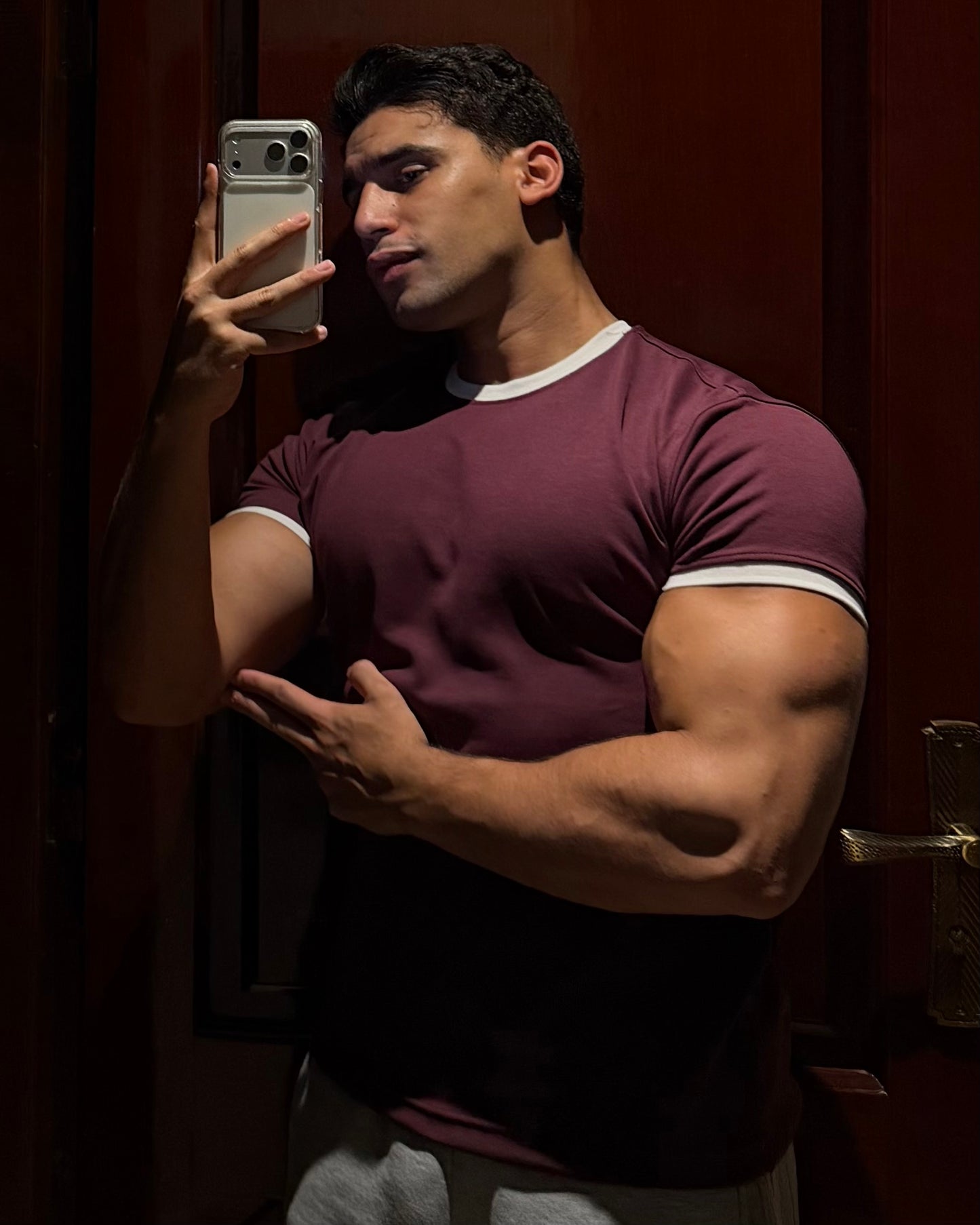 A FITTED RINGER TEE (BURGUNDY)